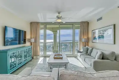 Image de New Listing 2b Gulf Front Tower 3 @ Portofino!