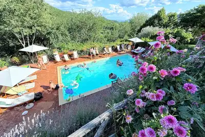 Image de Spoleto Country Park - ideal for grand occasions! Exc yours! Slps 28