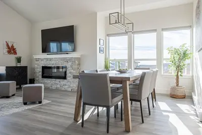Image de Family Fun in Brand New Executive Penthouse in Happy Valley