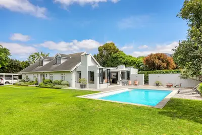 Image de Beautiful 4 bedroom home