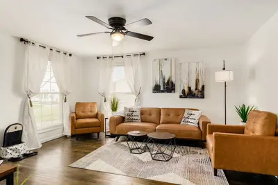 Image de Quiet Comfy 3Bd/2b Home w/Hot Tub, Deck & Fire Pit