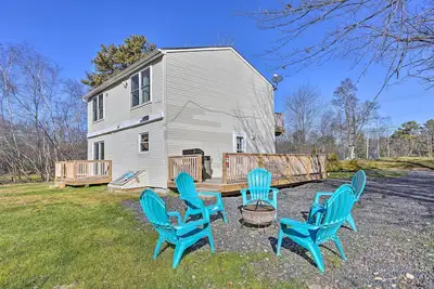 Image de Cozy House: Surrounded by Community Lakes!