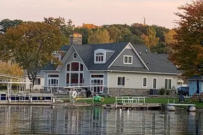 Image de Runyan Lake House \/ 4 Private Suites - Sleeps 13