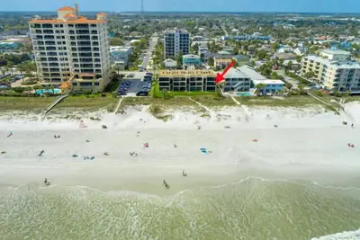 Image de The Ocean Villas: Book 2 Oceanfront Condos!