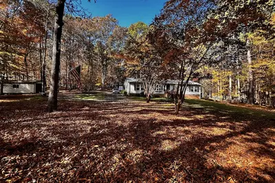 Image de Hidden Gem by The Eno River w/hot tub-4 miles from Duke University and Vamc