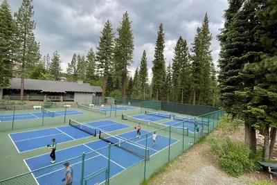 Image de Rocky Point #14 by Tahoe Getaways - 2 Br Northstar Condo, Access to Hoa & Shuttle