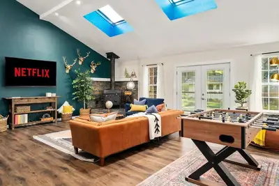 Image de Stylish Mountain Home Near Yosemite, Lake, Golfing