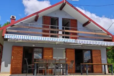 Image de Mrežnica - Zelena Oaza - Ganzes Ferienhaus mit Mehr als 100 qm