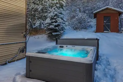 Image de Spacious Ski-House w/ Hot Tub