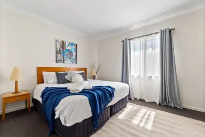 Image de Modern canal apartment sleeps 2