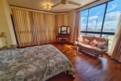 Image de Crescat High Rise Condo