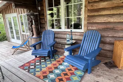 Image de Log Cabin on River Acreage