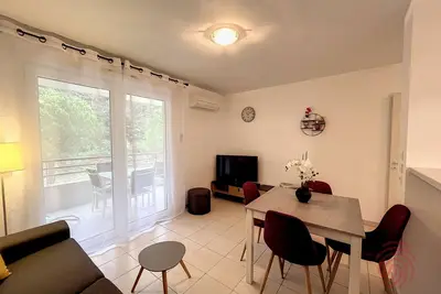 Image de Appartement F2 climatisé à Lamalou-les-Bains, terrasse, proche centre et thermes, animaux acceptés