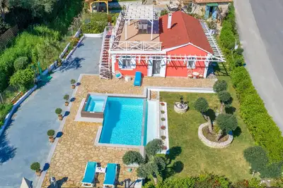 Dorothea-2 bedroom villa private pool & studio
