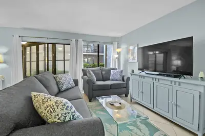 Image de Vacation Home Away From Home at Bay Oaks D41