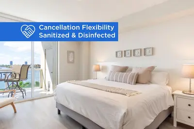 Image de Renovated condo w/ amazing bay views | walk to the beach