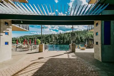 Image de Endless Beauty: Explore & Relax at Pristine Bellerive Condo