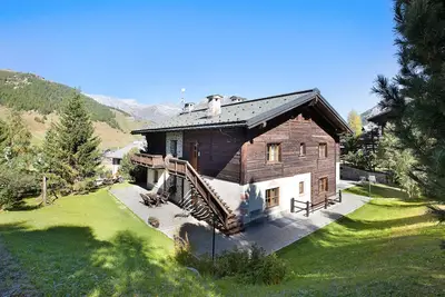 Chalet Sonne Apt Grande près de la station de ski avec vue sur les montagnes