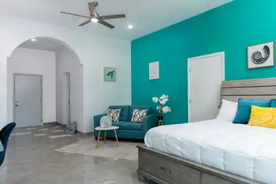 Image de King size single bed The Suites@MrGroupers