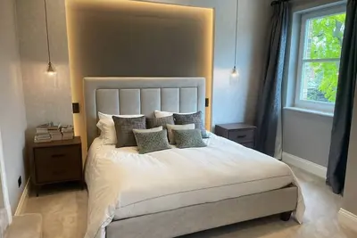 Image de 5 Bedroom luxury home in West Putney
