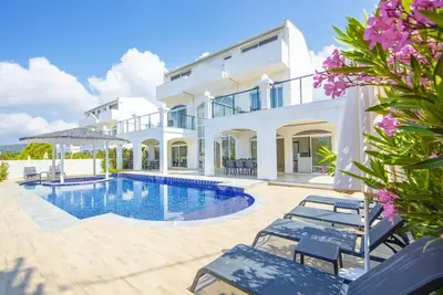 Image de Orka World Villa 1 - Quatre Chambres Villa, Couchages 8