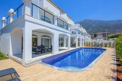 Orka World Villa 2 - Quatre Chambres Villa, Couchages 8