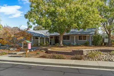 Image de Rajasthan Dreaming-Cozy 3br 2ba in Santa Clara, Ca