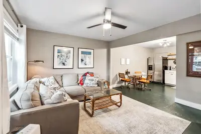 Image de Pet Friendly Park Circle Apartment - Walk to Riverfront!