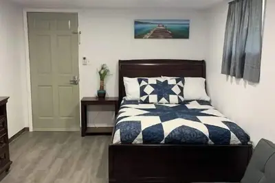 Image de Cozy Suite *Excellent location* Free Wi-fi/Netflix