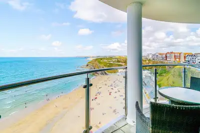 Image de Spacious apartment, breathtaking sea views, private secure parking.