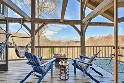 Image de Gorgeous Franklin Getaway w/ Deck, Mountain Views!