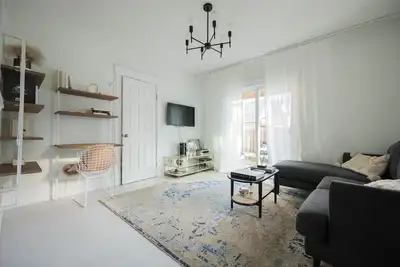 Image de Lovely 2 Bedroom Unit with a Hot Tub