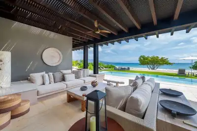 Image de Villa Vista Hermosa in Porta Fortuna by Mita Residential Oceanfront, Pool, 24hr Security
