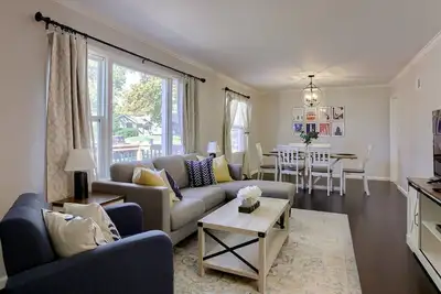 Image de Minutes to Kauffman|Pets Ok|Sleeps 8