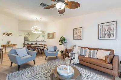 Image de Relax and Unwind|2br Condo+Pool+Golf|Mins to Beach