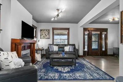 Image de Large Space+Great location|5 Br|30 day| Plaza