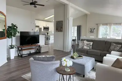 Image de Hilltop Hideaway – Private Retreat - Mtn Views