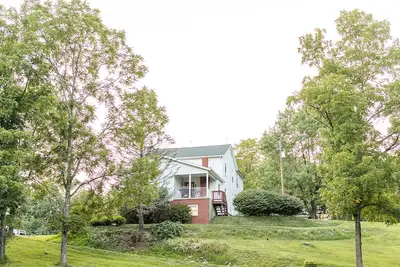 Image de The Farmhouse at Pleasant Ridge | Hot tub