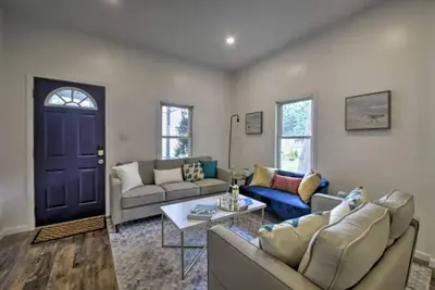 Image de Dunes Home 3 Bedroom I 2 Bhr I 2 Living rooms Home | Valpo University | Dunes
