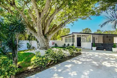 Image de East Boca Raton home, Only 6 minutes to the beach!