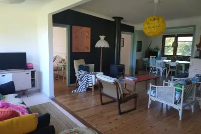 Image de Beautiful beachside house and garden - 2 minutes from the beach!