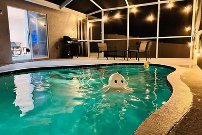 Image de Amazing heated pool 4 Br/2 baths newly renovated home with large deck!