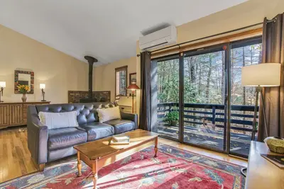 Image de Relaxing Unit in Heart of Quechee | Mill Run 2c