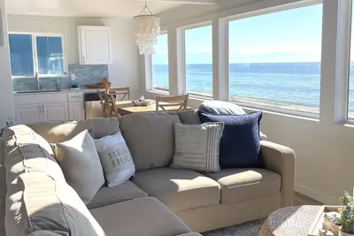 Image de West Beach Bungalow: Whidbey Waterfront Beach House Views + 5 Star Reviews