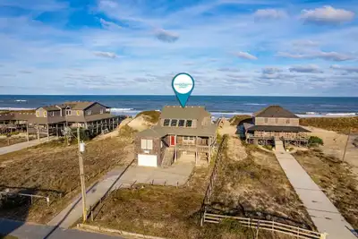 Image de Capt Brad's: Oceanfront, walkway, dunetop deck, hot tub, elevator & Ymca access!