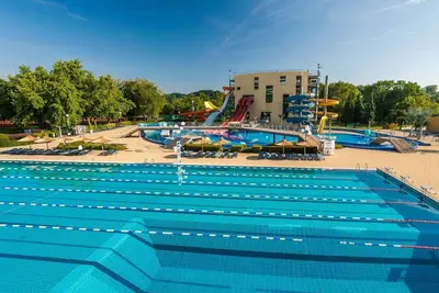 Image de Joli appartement pour 4 personnes avec climatisation, Wifi, piscine, Tv, balcon et parking