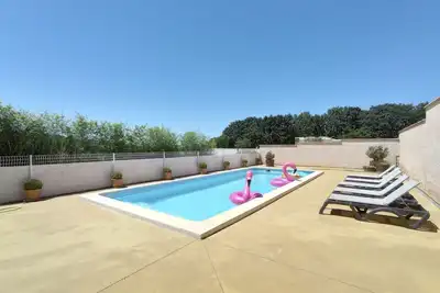 Image de Joli appartement pour 5 personnes avec piscine privée, climatisation, Wifi, Tv, balcon et parking