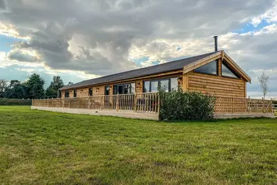 Image de 4Bed Lodge Sleeps8-Pet Friendly-Hot Tub-Log Burner