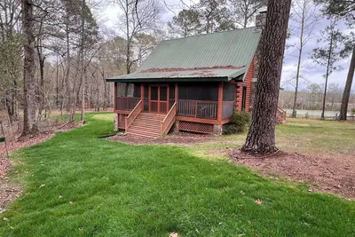 Image de Peaceful Cabin, close to Angier, Fuquay and Holly Springs. Campbell U. nearby.