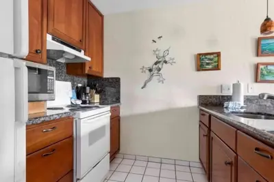 Image de Serene Retreat Near Waipouli Beach – 5min Walk, 2 Garden Views Suites w/ Kitchen